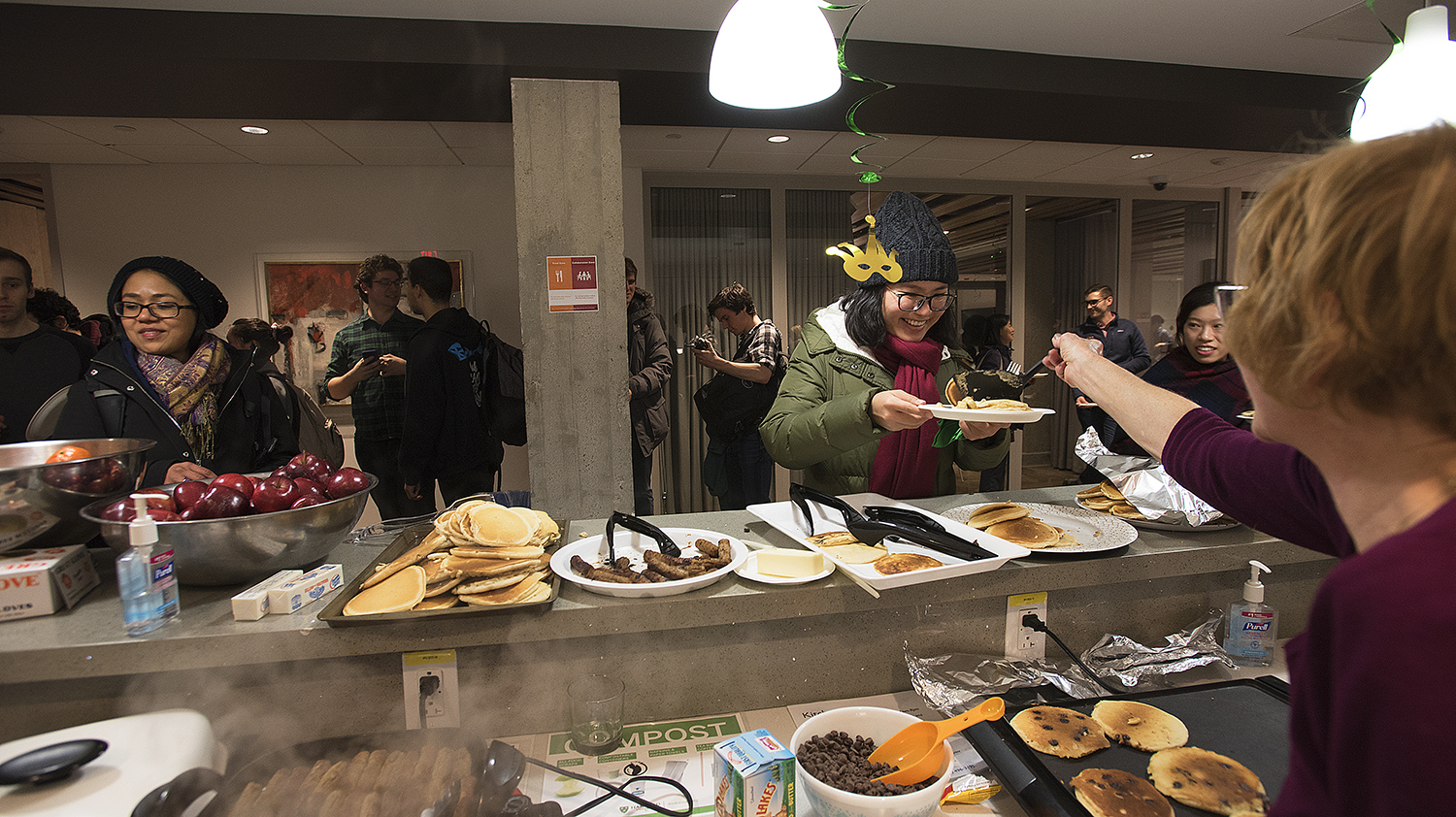 Students flock to the Student Oasis for pancake supper